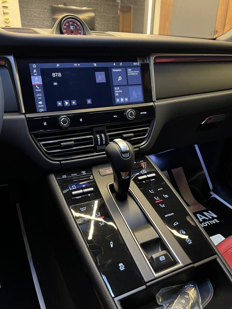 porsche macan t