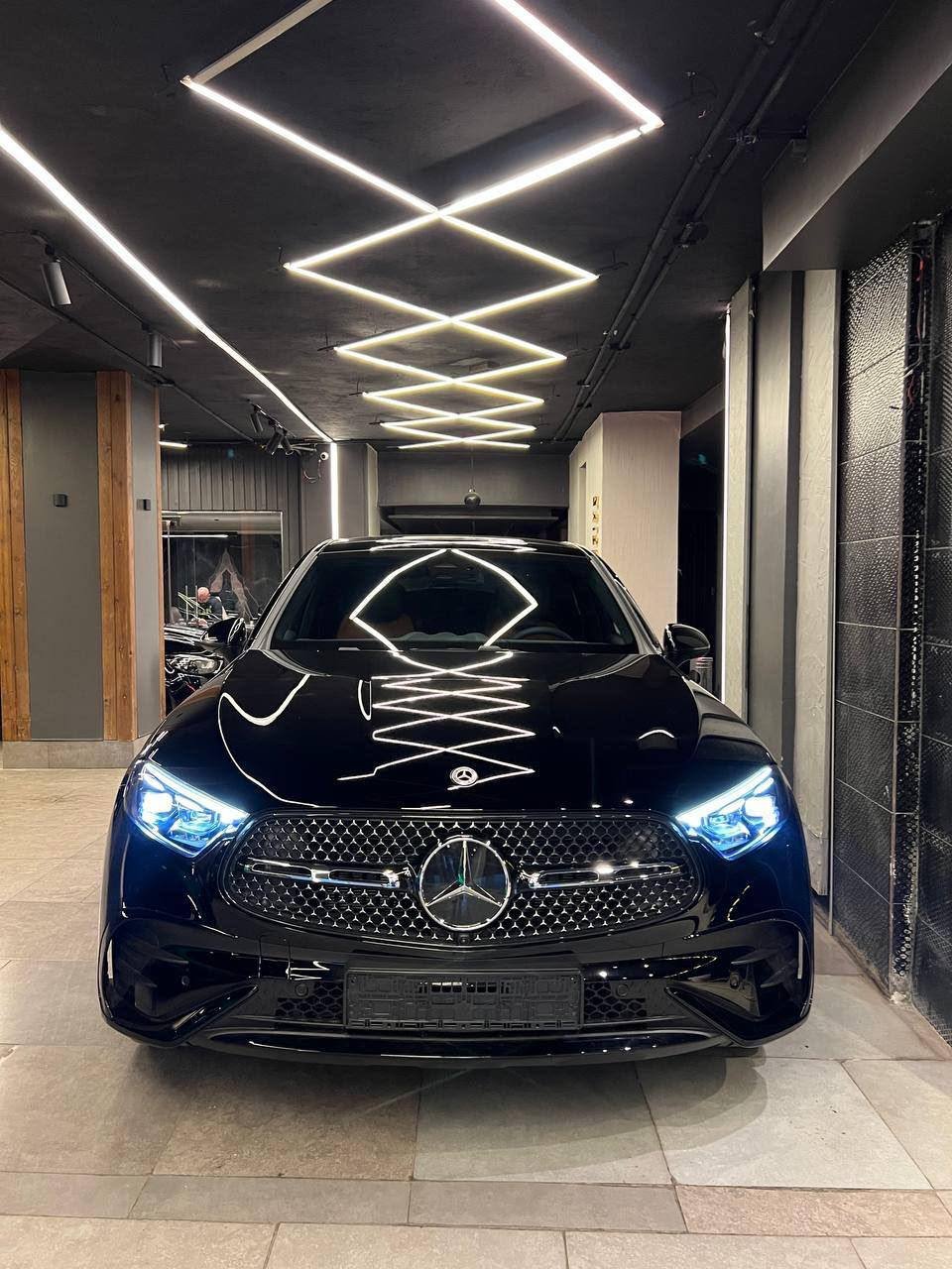 Mercedes Benz  GLC300